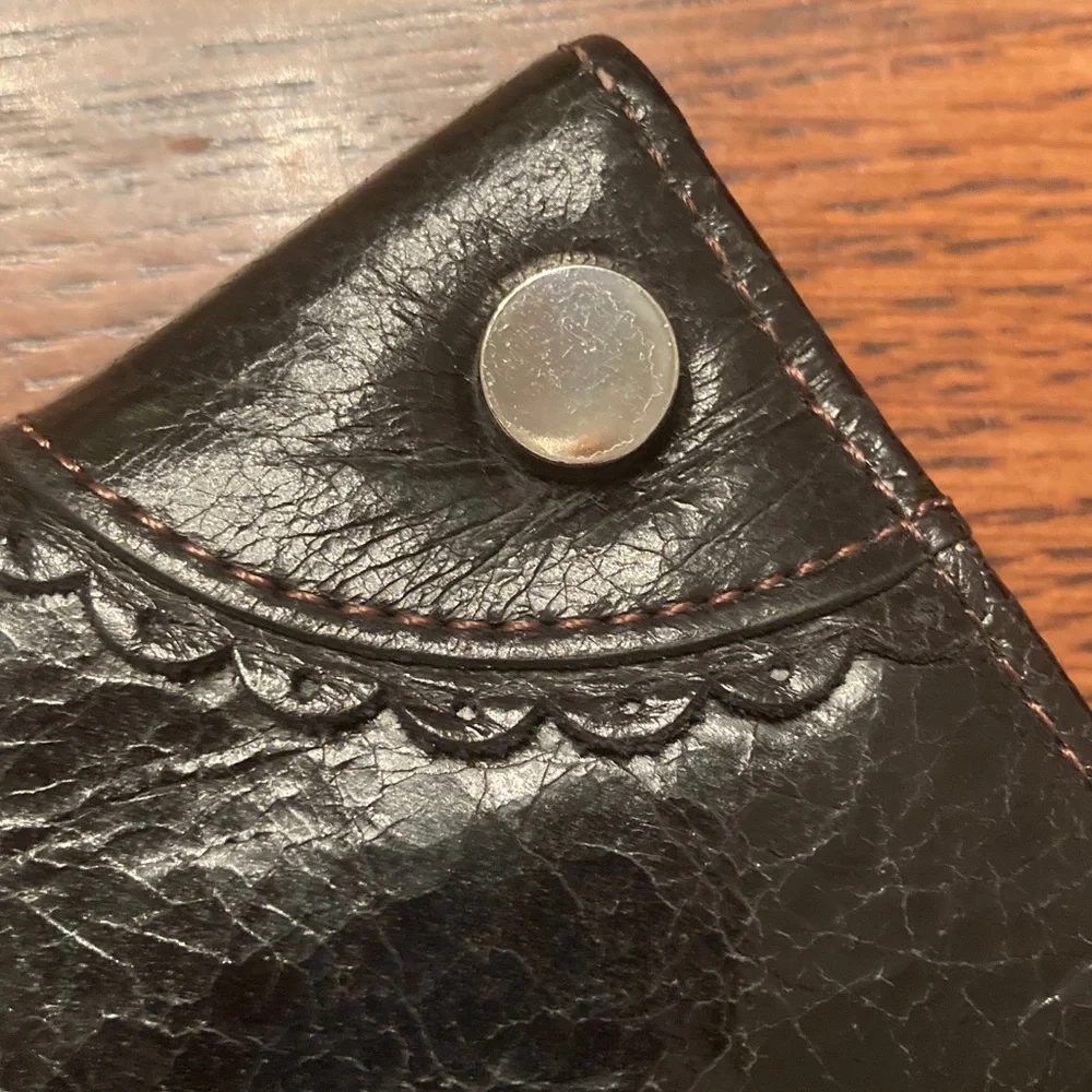 HOBO Dark Brown Leather Wallet with Zipper holds lots of cards. Side zip too. - Picture 14 of 14